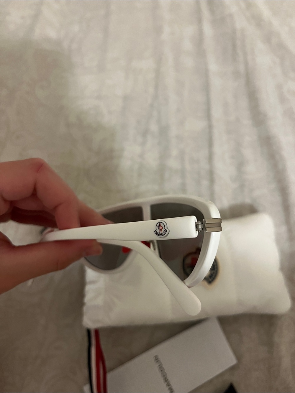 Moncler sunnies - Picture 8 of 9